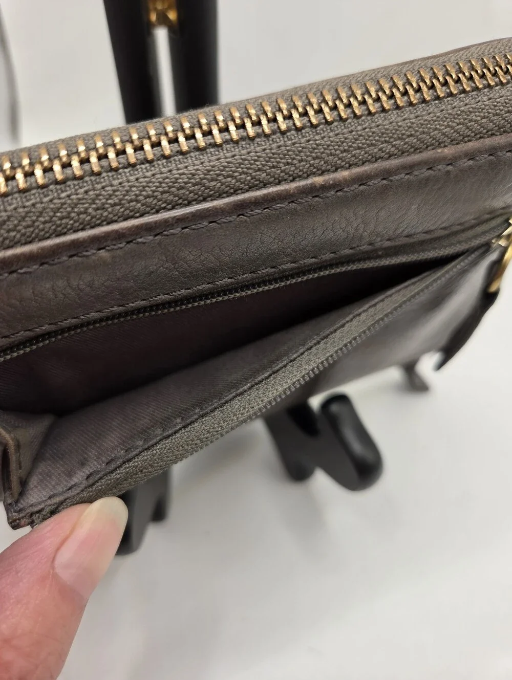 Fossil Leather Zip Around Wallet Taupe/Brown Organizer - Picture 6 of 13